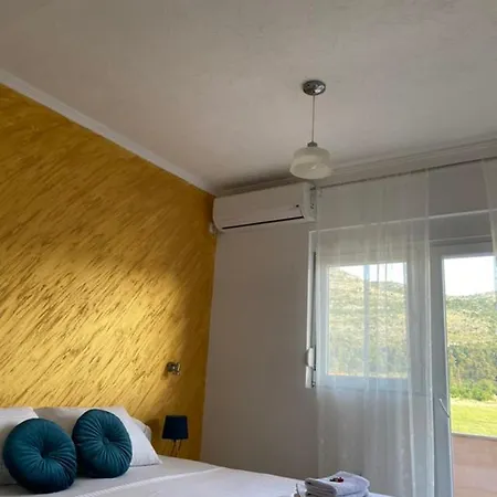 Dusica בית הארחה 3*